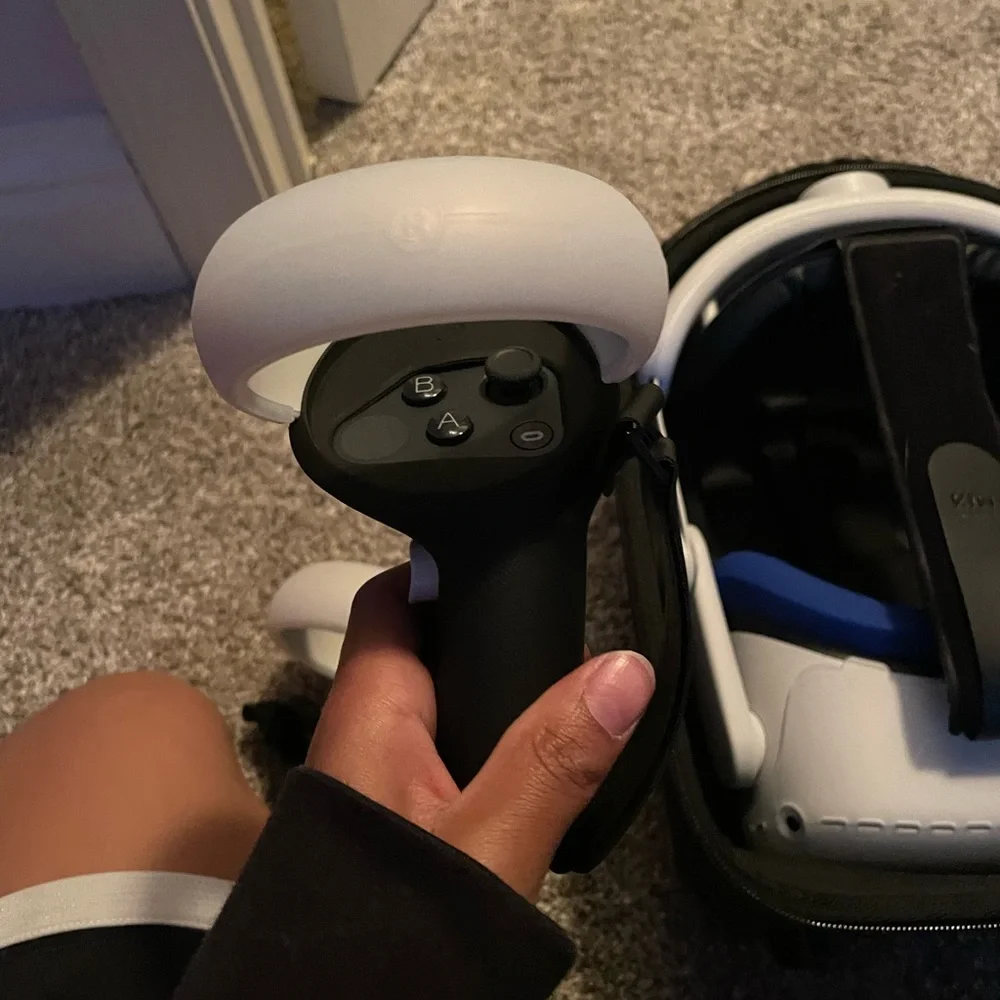 Oculus quest 2 with accessories